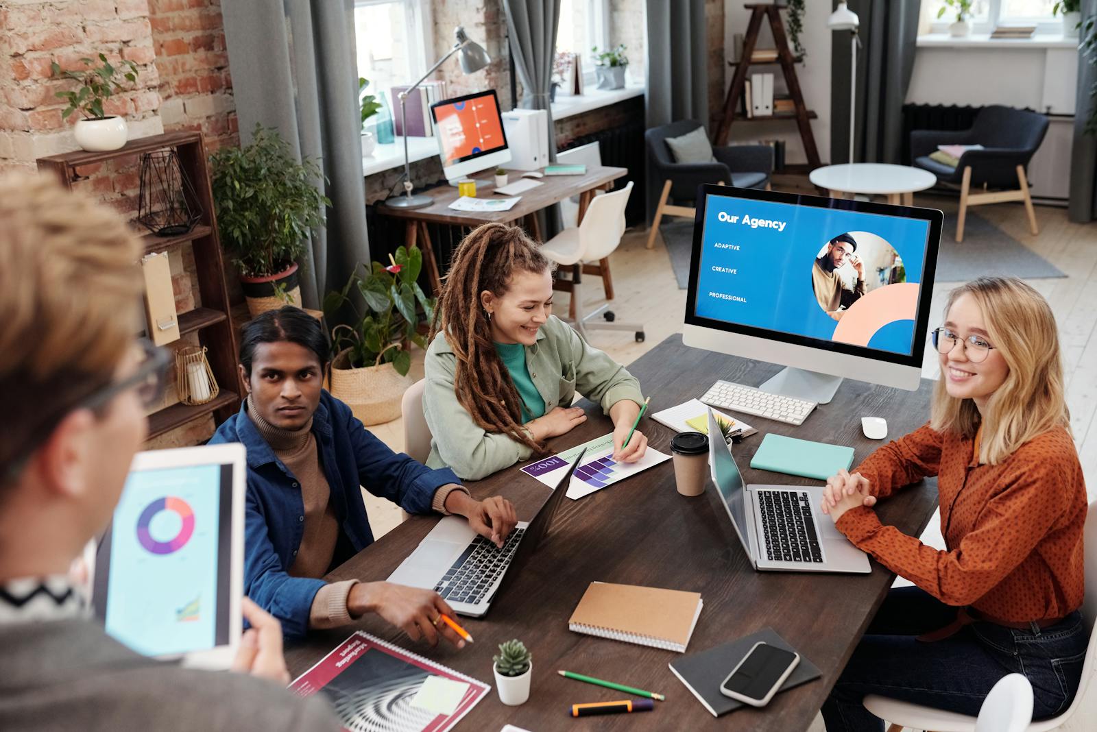 Ontdek de Creatieve Magie: Het Beste Grafisch Ontwerpbureau en Ontwerper in Utrecht